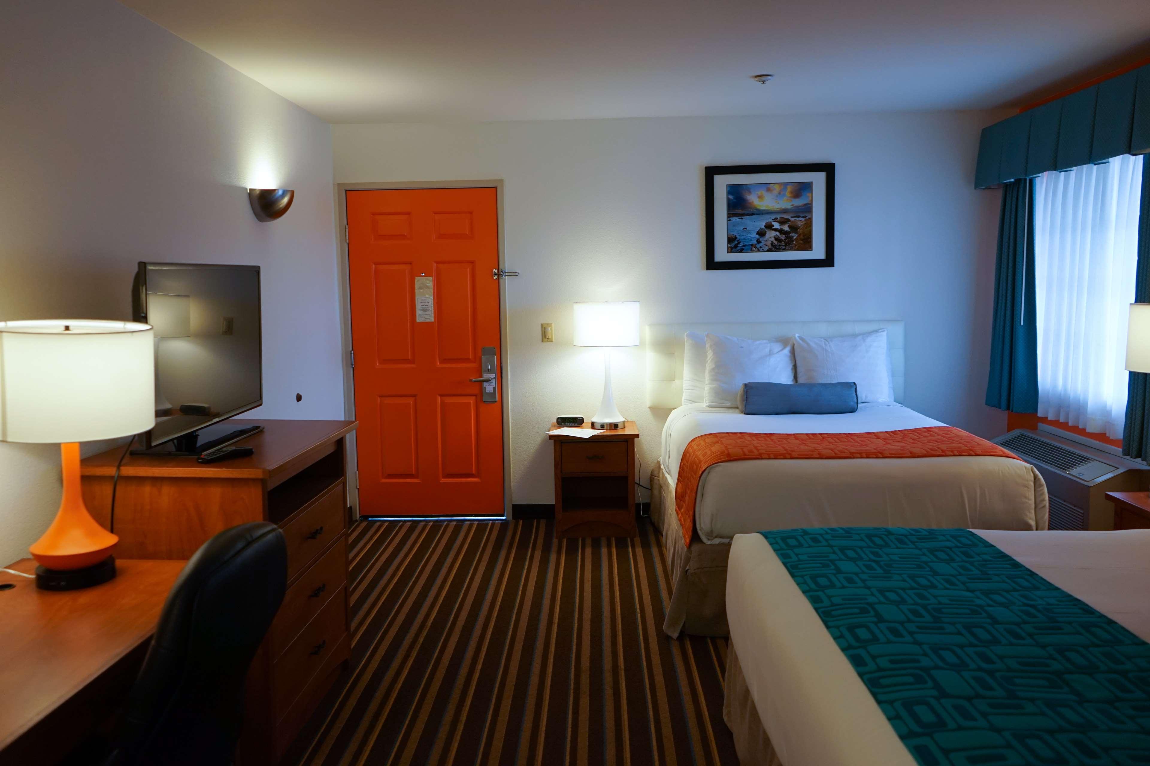 Howard Johnson By Wyndham Salinas Exterior foto