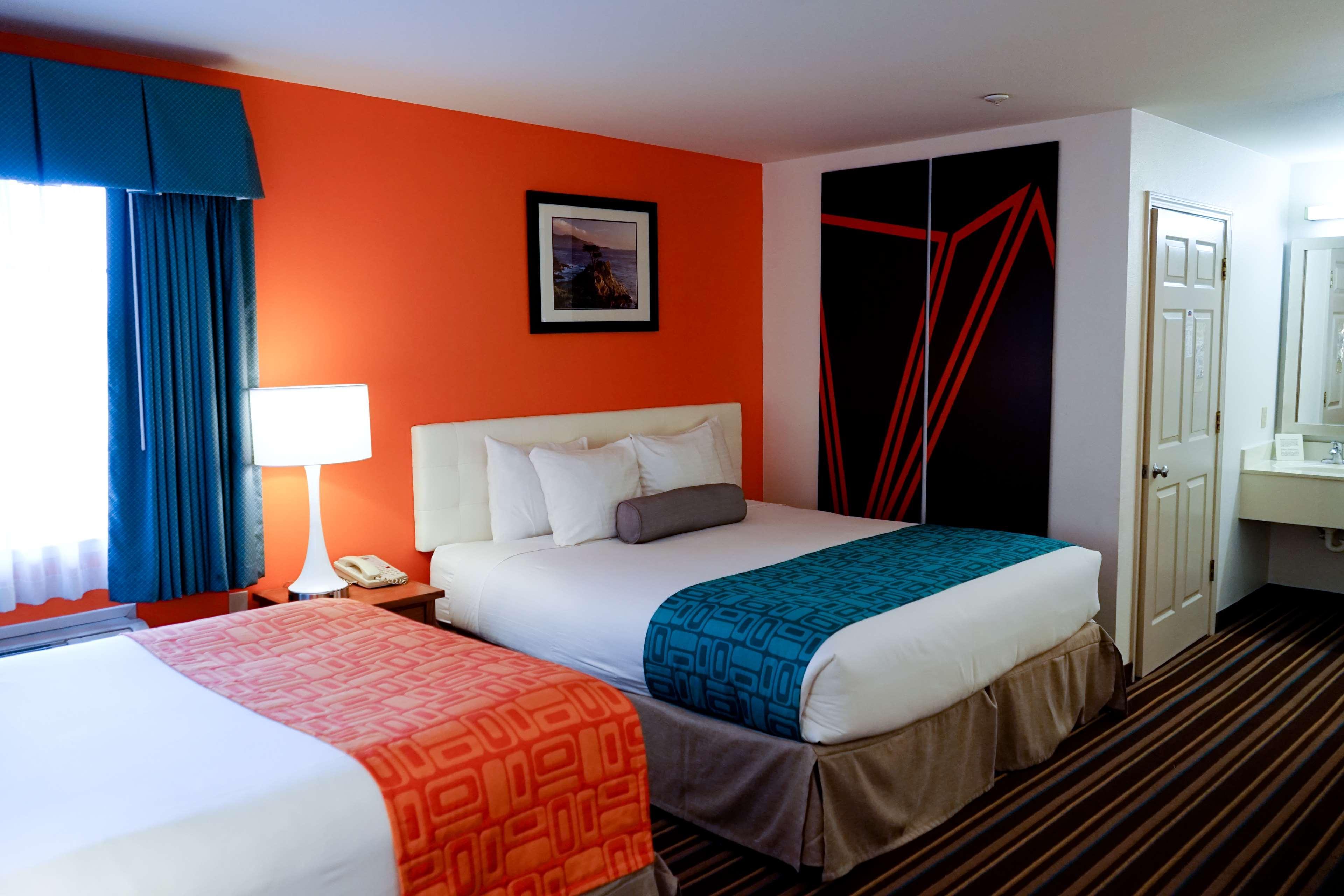Howard Johnson By Wyndham Salinas Exterior foto