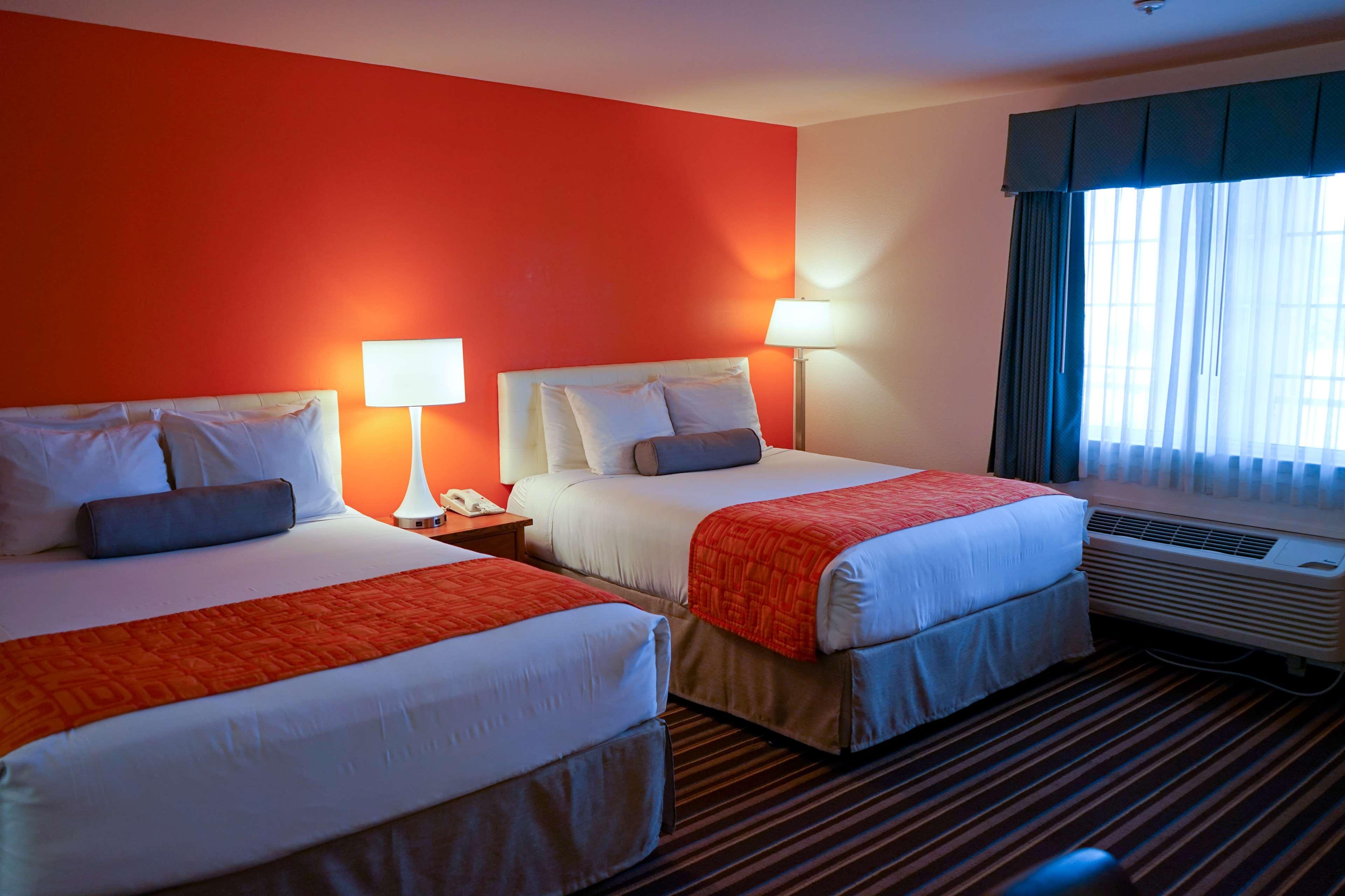 Howard Johnson By Wyndham Salinas Exterior foto