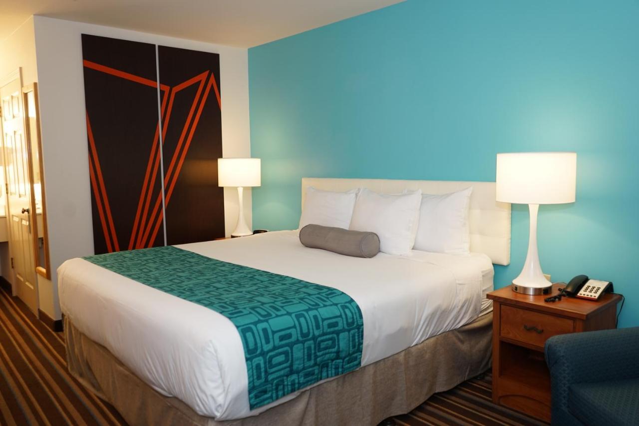 Howard Johnson By Wyndham Salinas Exterior foto